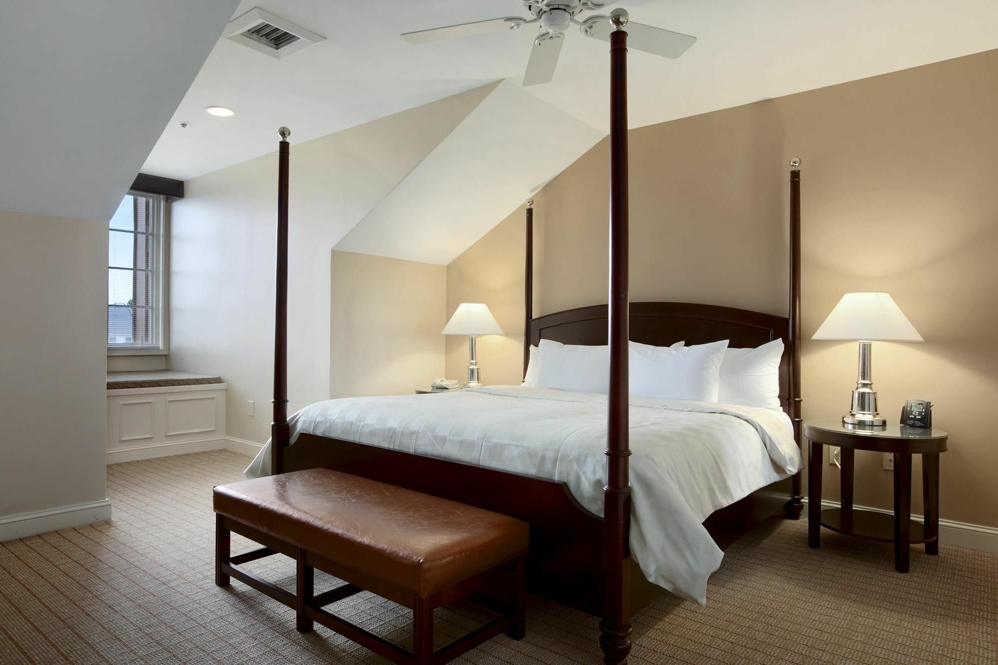 Doubletree By Hilton New Bern - Riverfront Номер фото